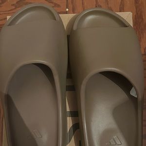 Adidas yeezy slide
